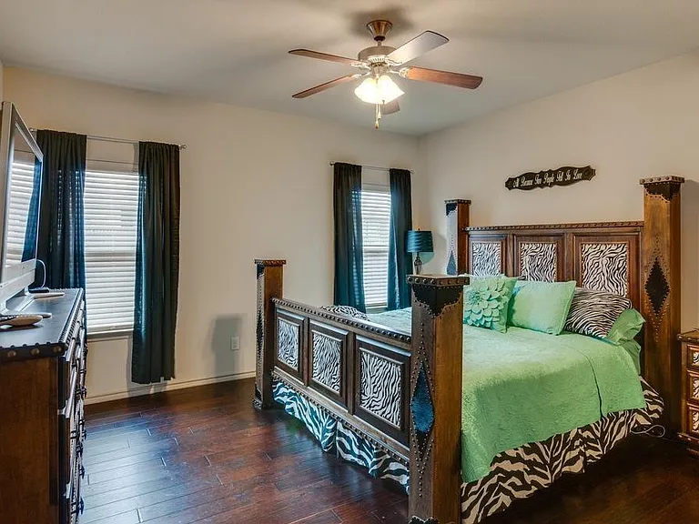 4624 Lazy Oaks St — Photo 30