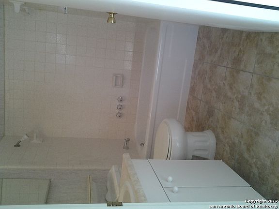 5th image of 8906 Garden Quarter St