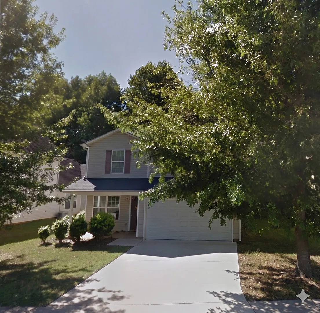4 bedrooms 2.5 baths home in Locust Grove — Photo 1