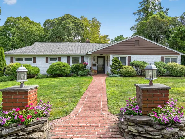 12 Griffith Lane, Huntington, NY 11743