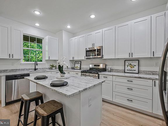 4th image of 23219 Shaws Tavern Ct #2351