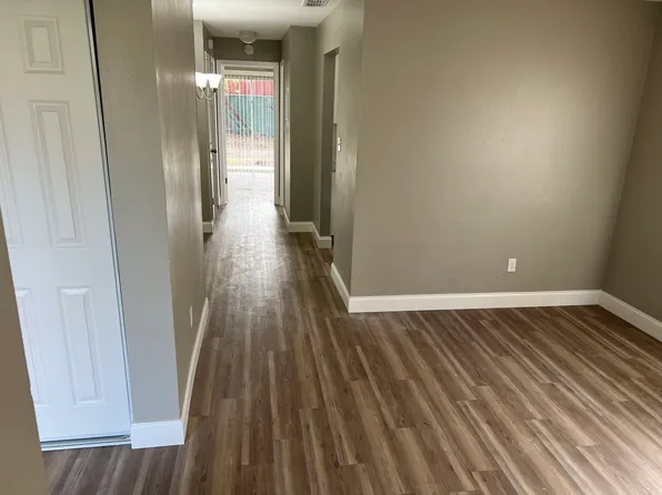 11711 N 15th St APT 4, Tampa, FL 33612