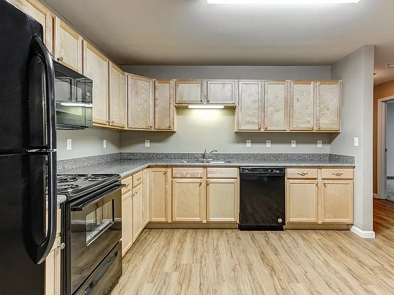 McEnroe Place Apartments — Photo 9