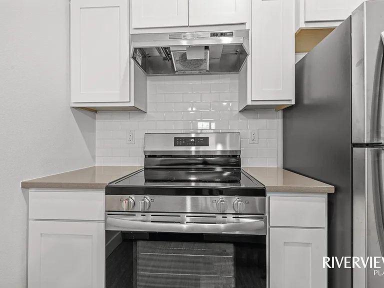 1812 Riverview Drive — Photo 11