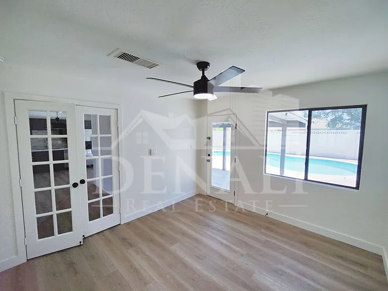7321 E Coronado Rd — Photo 8