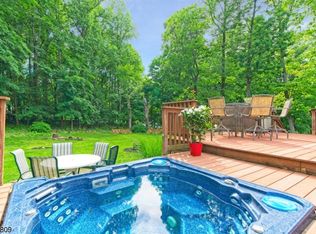 23 Eagles Nest Rd, Newton, NJ 07860