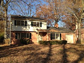 1st image of 323 De Laura Dr