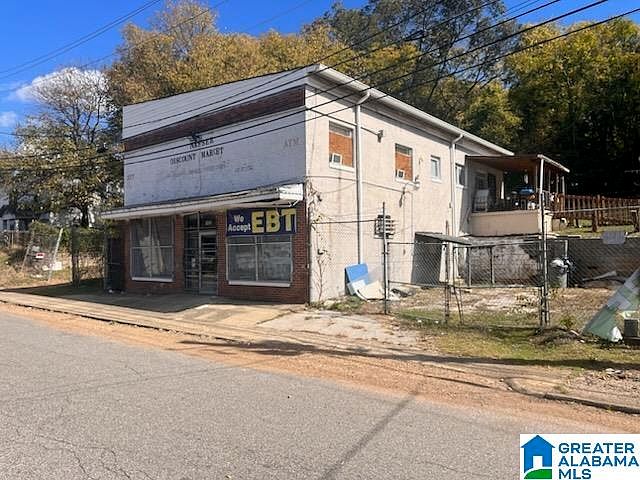 2nd image of 1403 3rd St N