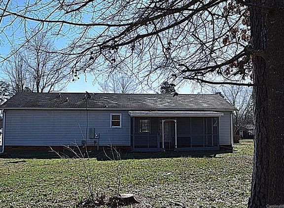 4th image of 4101 Wrentree Dr