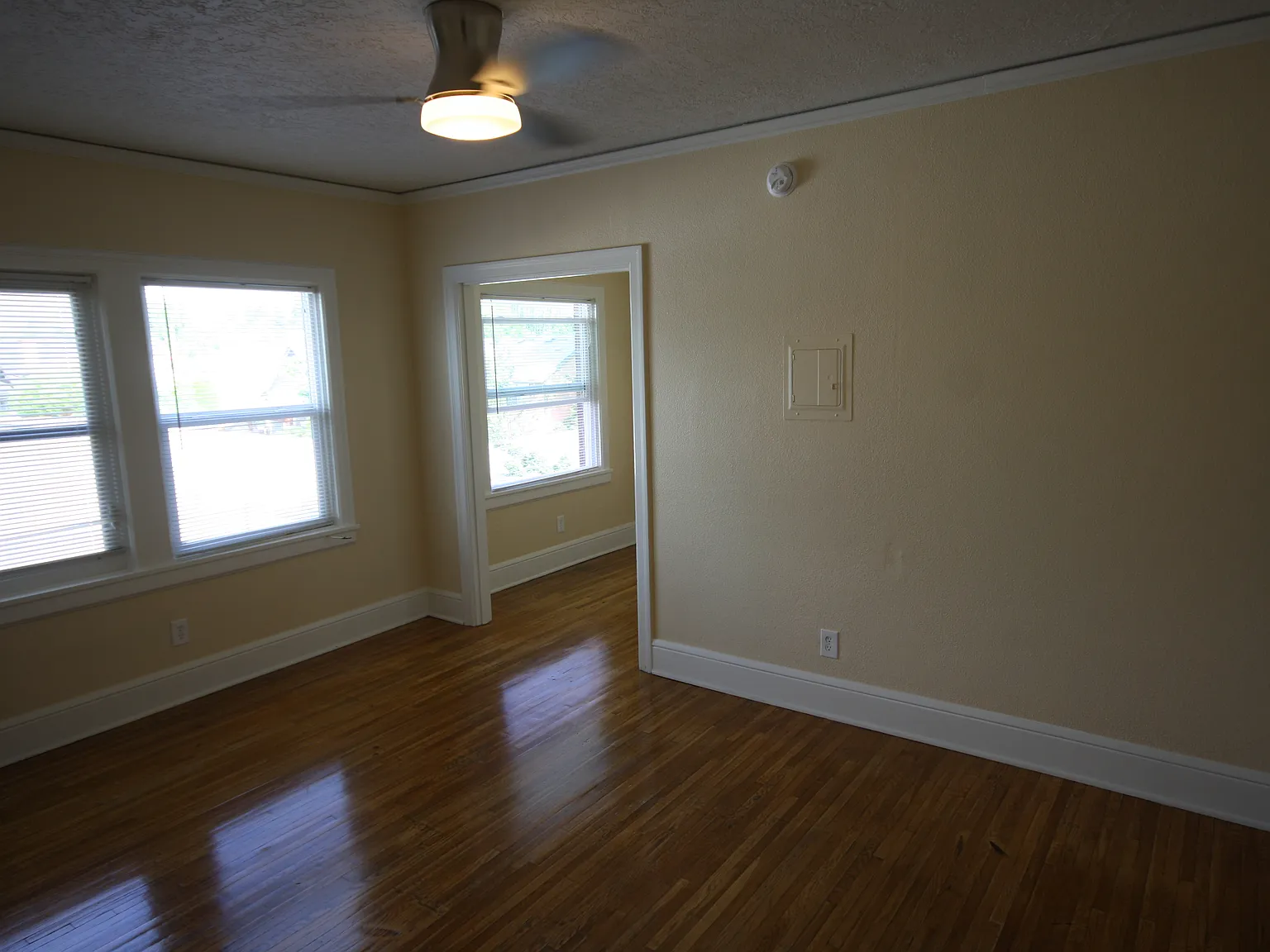 Studio, 350 sqft, $1,170 — Photo 3