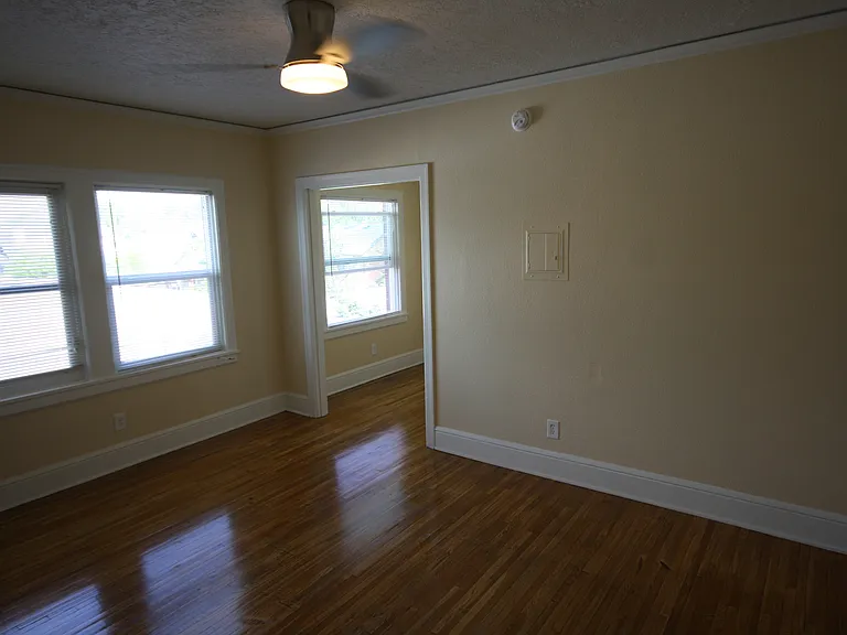 4263 SE Belmont St #303 — Photo 2