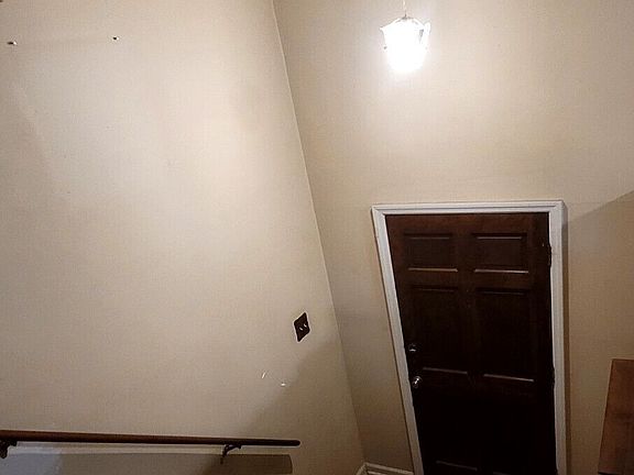 2nd image of 3565 Charlotte Dr
