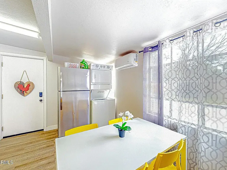 707 E University Dr #B — Photo 8