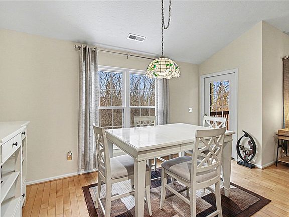 4th image of 120 High Ridge Ct