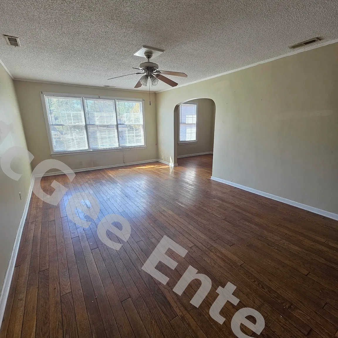 2 bed, 1.5 bath, 1100 sqft, $950 — Photo 2