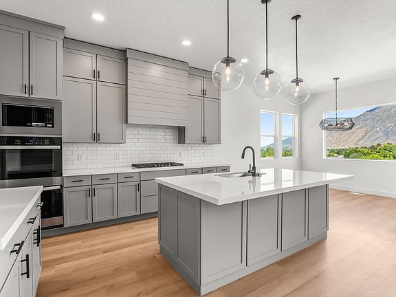 4th image of 626 N Legend Cir #479