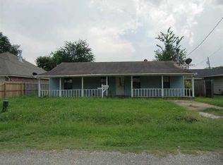 3831 Dunn St, Groves, TX 77619