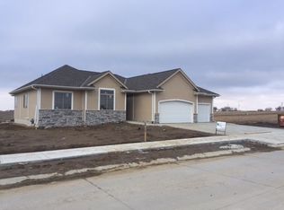 4906 N 206th St, Elkhorn, NE 68022