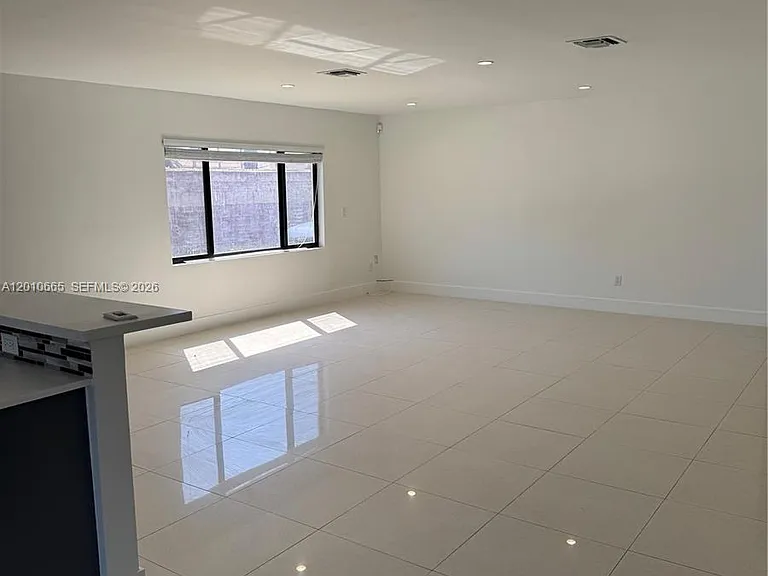 3155 SW 132nd Ave — Photo 5