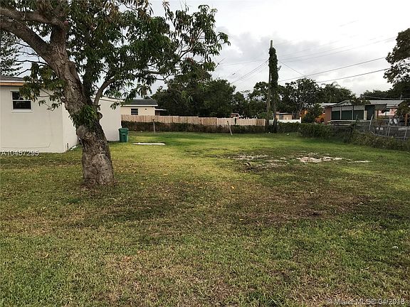 5th image of 2215 NW 171st Ter
