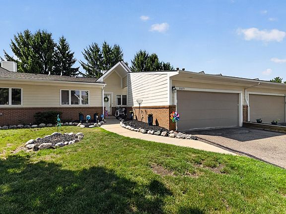 4th image of 35075 Hillside Dr
