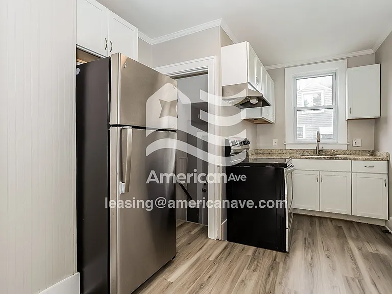 1109358_006_kitchen_6.jpg