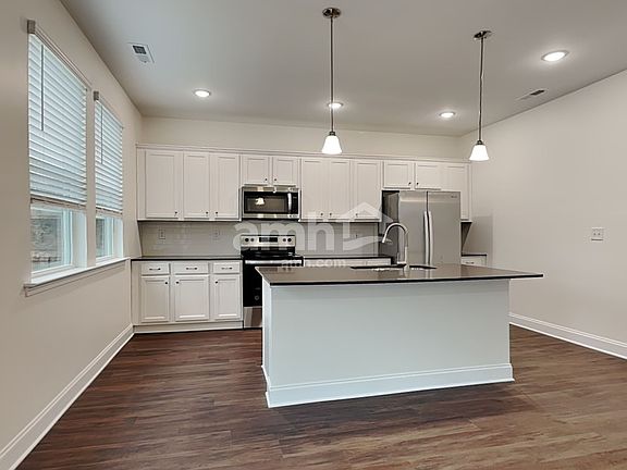 4th image of 15721 Thomas Rd