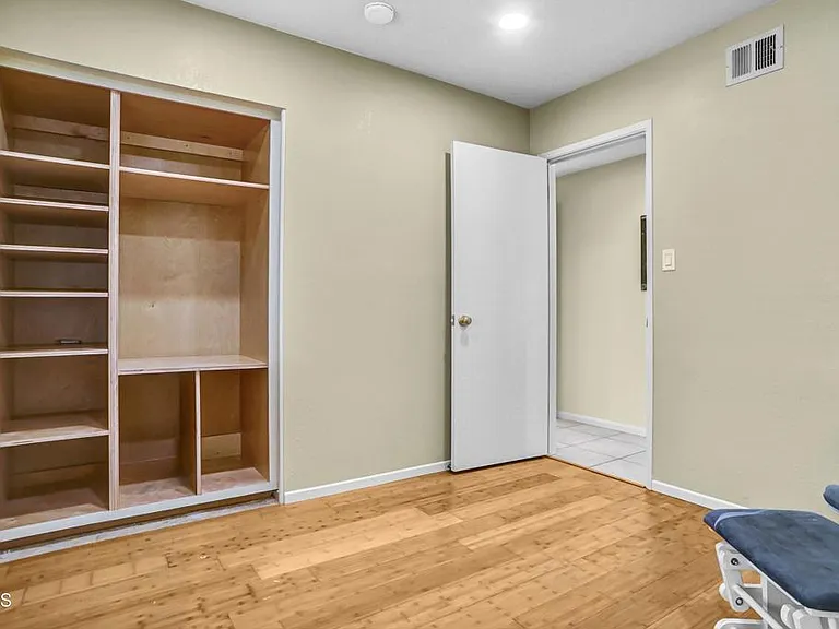 1307 S Petit Ave — Photo 22