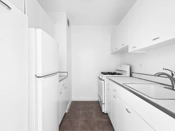 205 West End Avenue 9R image 3 of 8