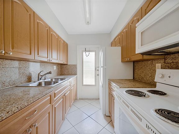 2nd image of 1500 NE 127th St APT 203