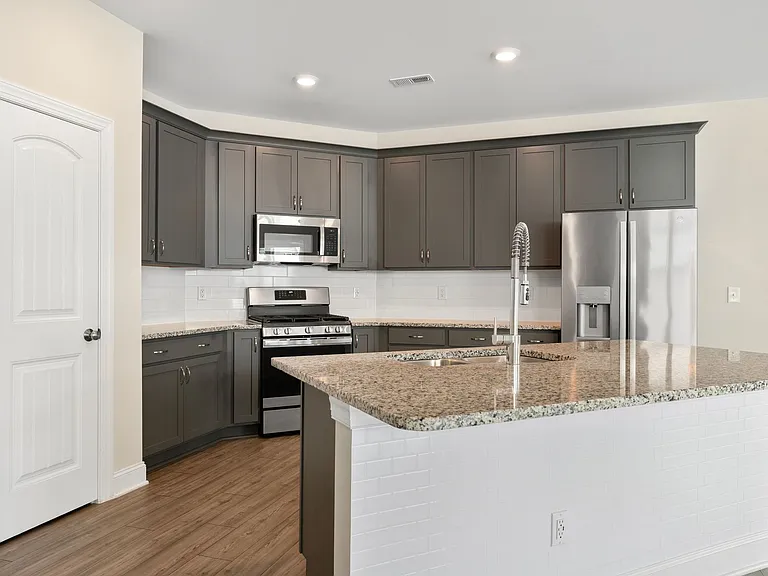 212 Oakchest Ct — Photo 4