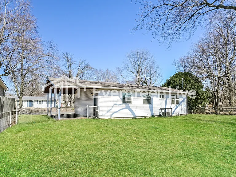 2048 Aristocrat Dr — Photo 14