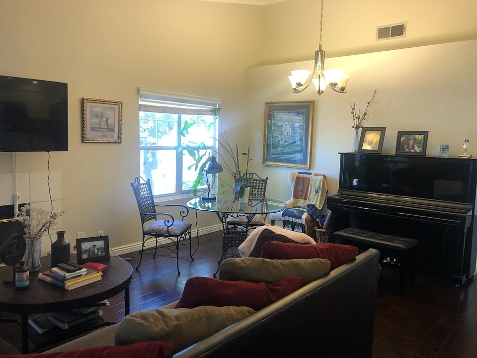 1st image of 3360 Holly Grove St