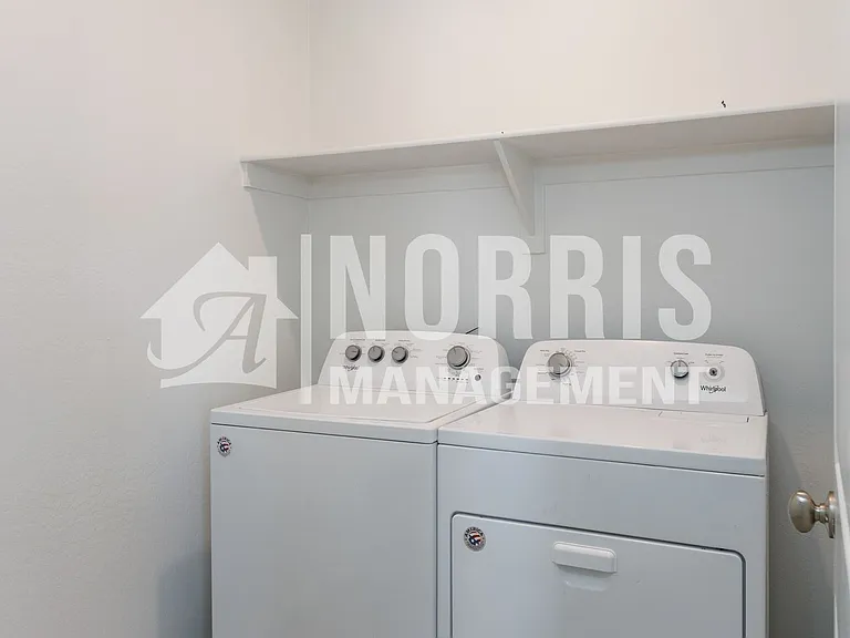 1153 E Gabrilla Dr — Photo 27