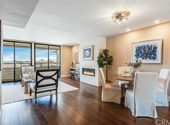 3rd image of 111 Calle Mayor #35