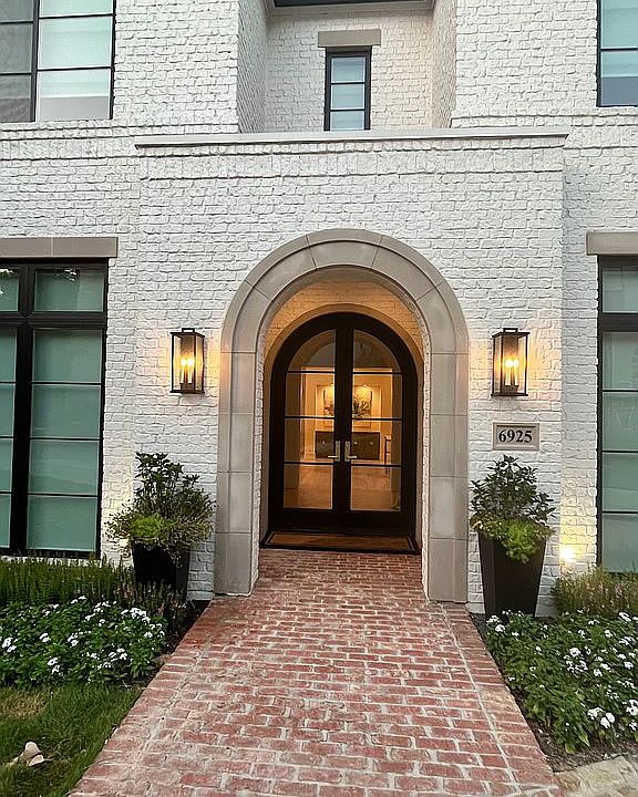 2nd image of 6925 Frontierwood Pl