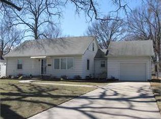 1040 S Sycamore St, Ottawa, KS 66067