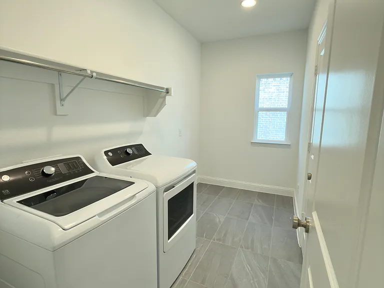 2502 Sturgis St — Photo 7