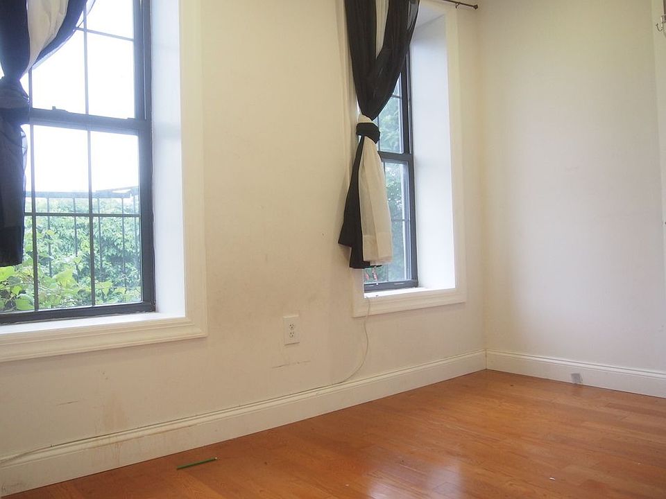 1st image of 286 Cooper St #3