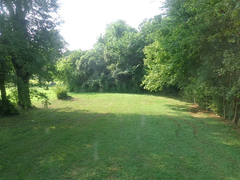 1560 Cherry Tree Dr — Photo 7