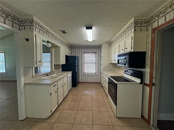 4th image of 1604 Austin Ave