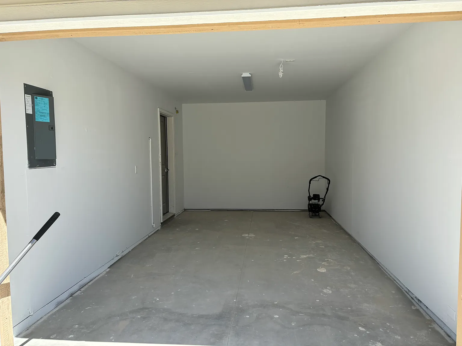 1165 S Powerline Rd — Photo 4