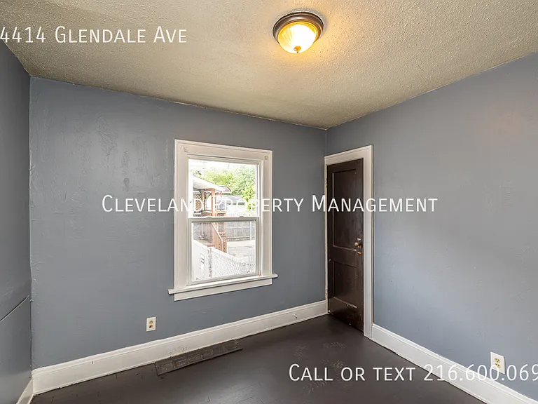 14414 Glendale Ave — Photo 10