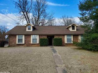 2 Manchester Dr, Conway, AR 72034