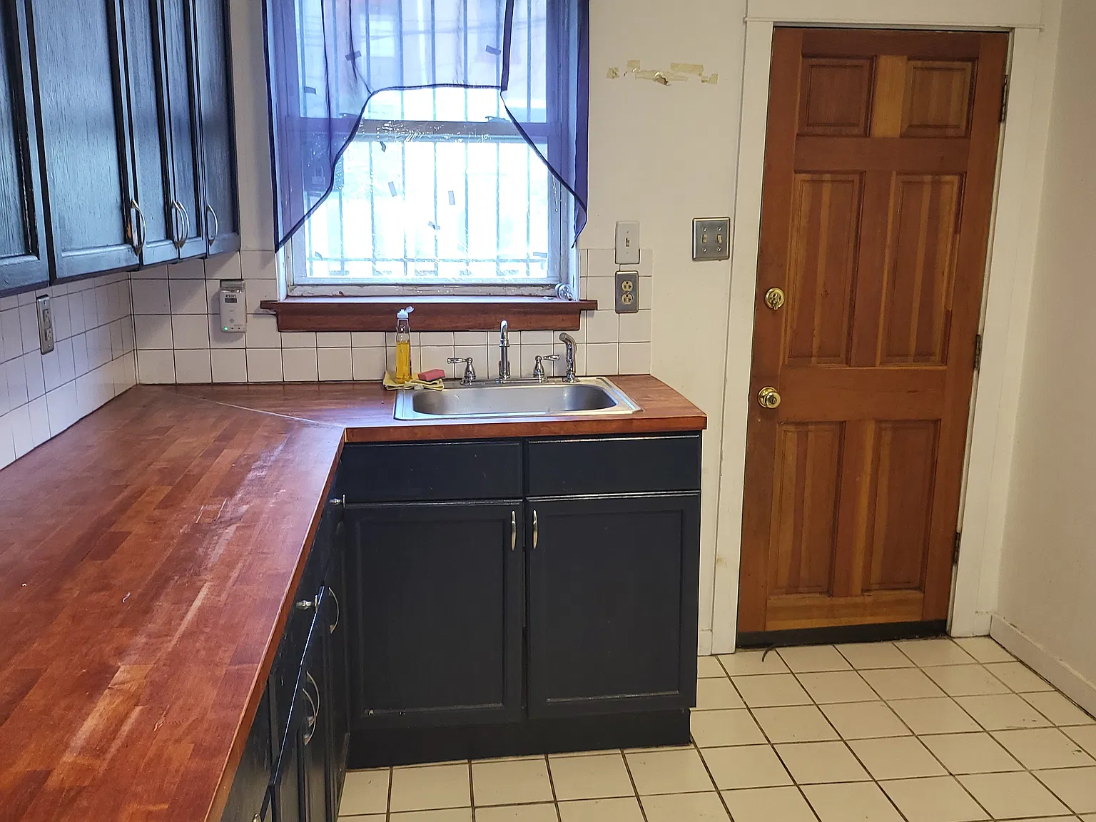3 bed, 756 sqft, $1,400 — Photo 3