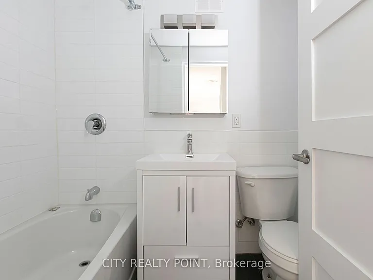 95 Lawton Blvd #304 — Photo 5