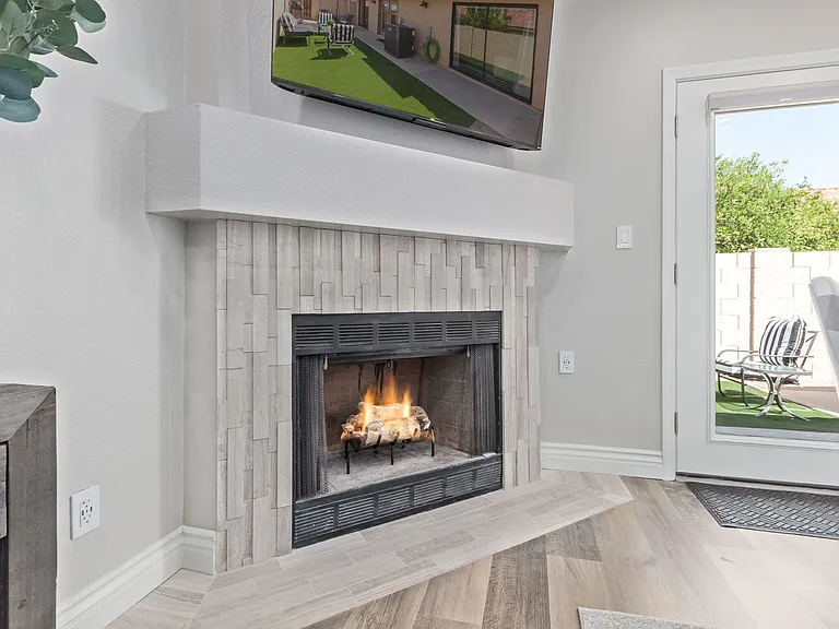 945 N Pasadena St #125 — Photo 7
