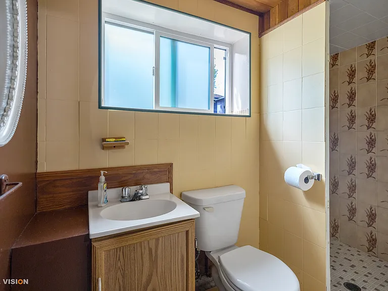1630 Balmoral Ave — Photo 22