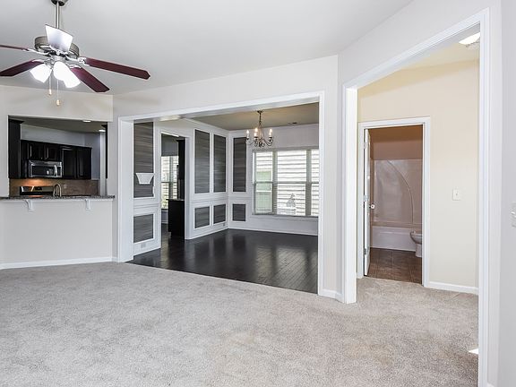 5th image of 6060 Weddington Dr