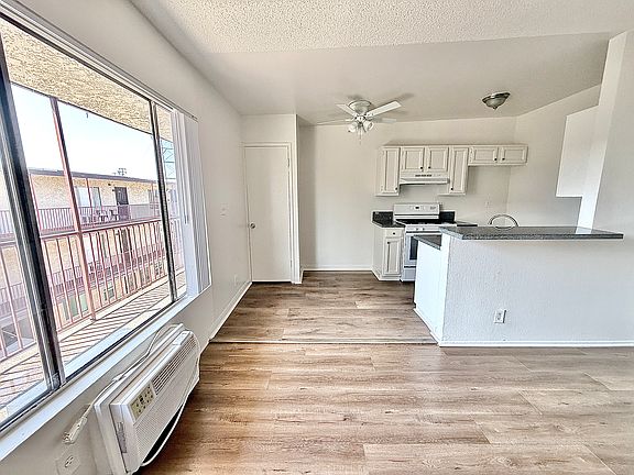 4th image of 11959 Runnymede St #7